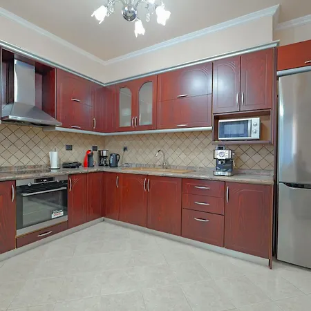 Apartment Valentina 2 *